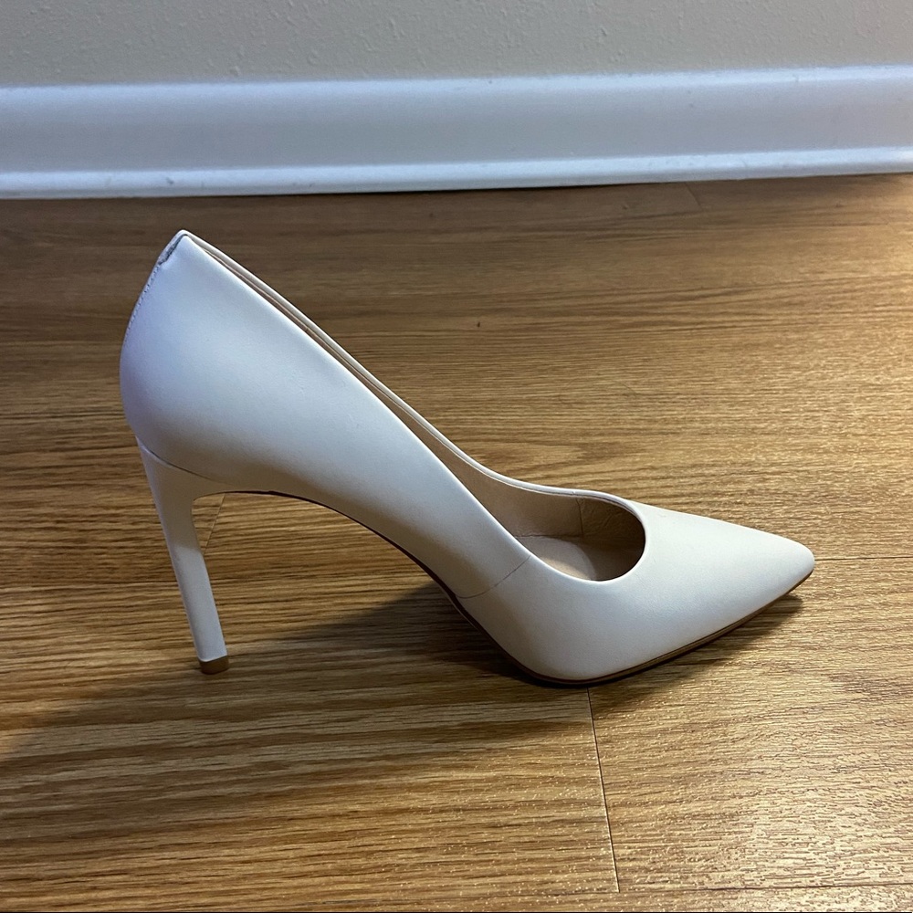 Gianni Bini white pumps - Picture 2 of 11